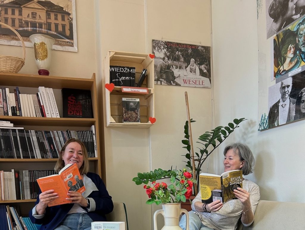 Czy w bibliotece można jeść?